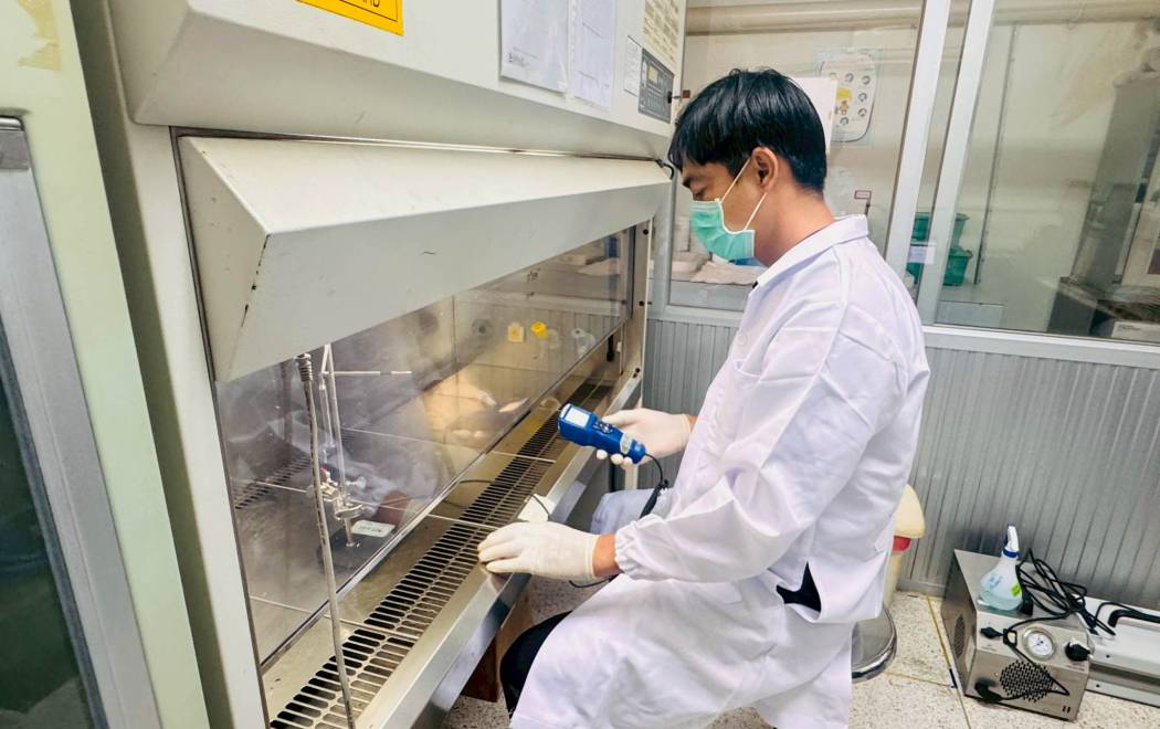 ดำเนินการตรวจรับรองตู้ชีวนิรภัย (biosafety cabinet, BSC) ณ ศูนย์วิจัยและพัฒนาการสัตวแพทย์ภาคตะวันออกเฉียงเหนือตอนล่าง จ.สุรินทร์