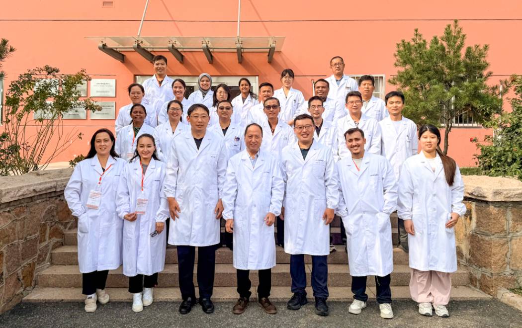 สถาบันสุขภาพสัตว์แห่งชาติ เข้าร่วมประชุมเชิงปฏิบัติการ WOAH Regional Capacity Training on Priority Animal Diseases Control and Prevention in Asia and the Pacific ณ เมืองชิงเต่า มณฑลซานตง สาธารณรัฐประชาชนจีน